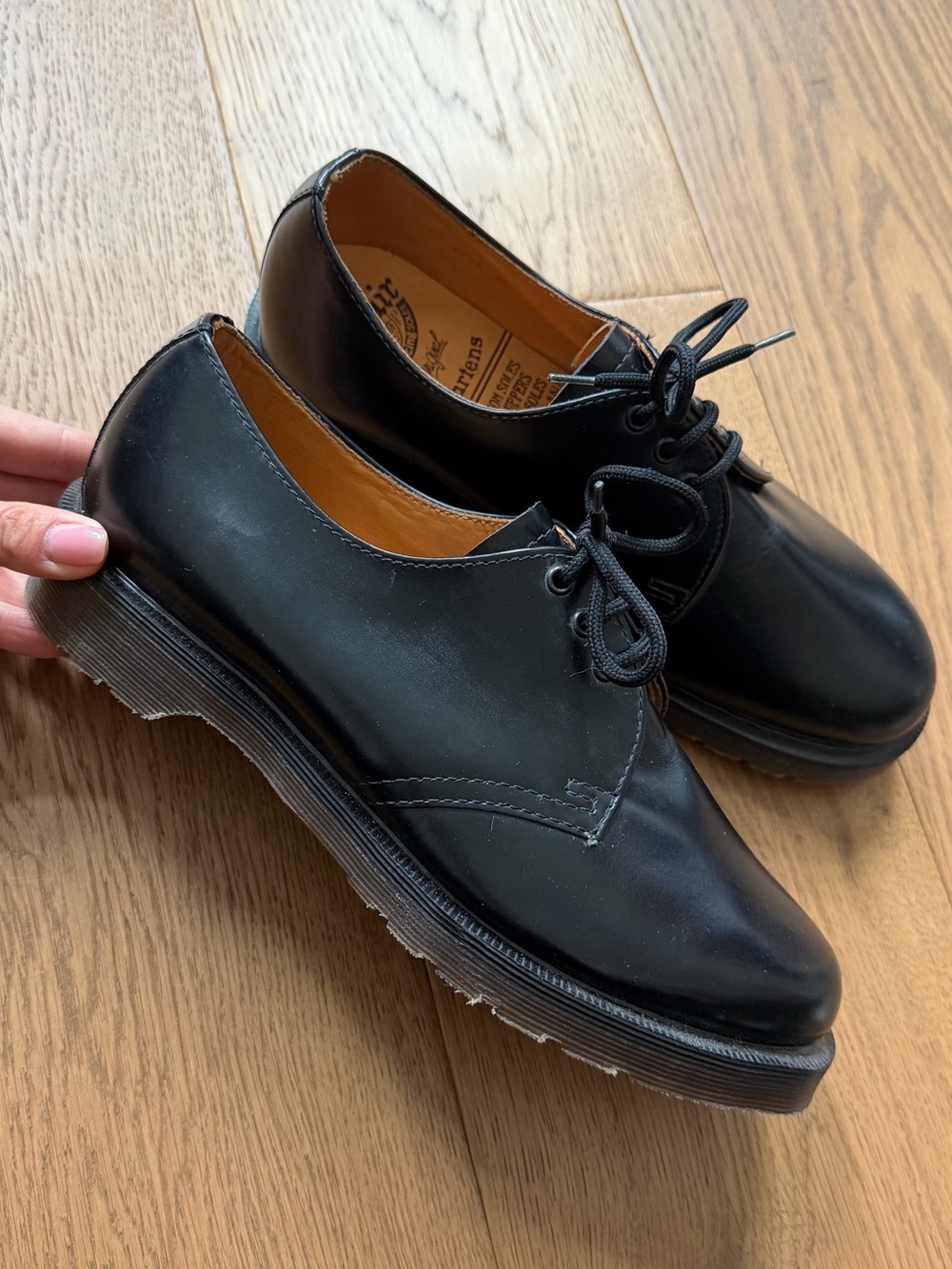 Unisex Doc Martens Air Wair - Black Leather - Made in England - UK Size 6 (EU39) - Picture 3 of 10